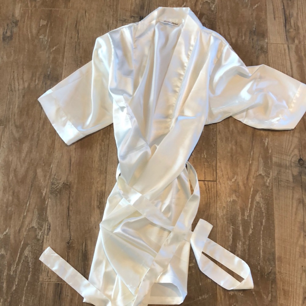 Women’s bridal robe